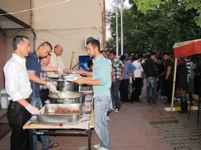 Hisarcık’ta Her Gün 150 Kişiye İftar Yemeği