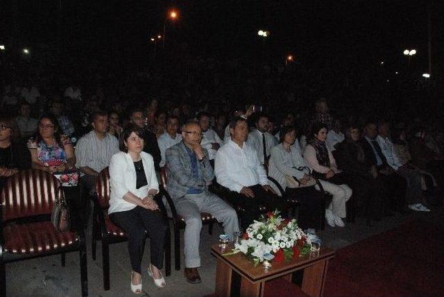 Uğur Işılak, Dombra Şarkısının Orijinalini Seslendirdi