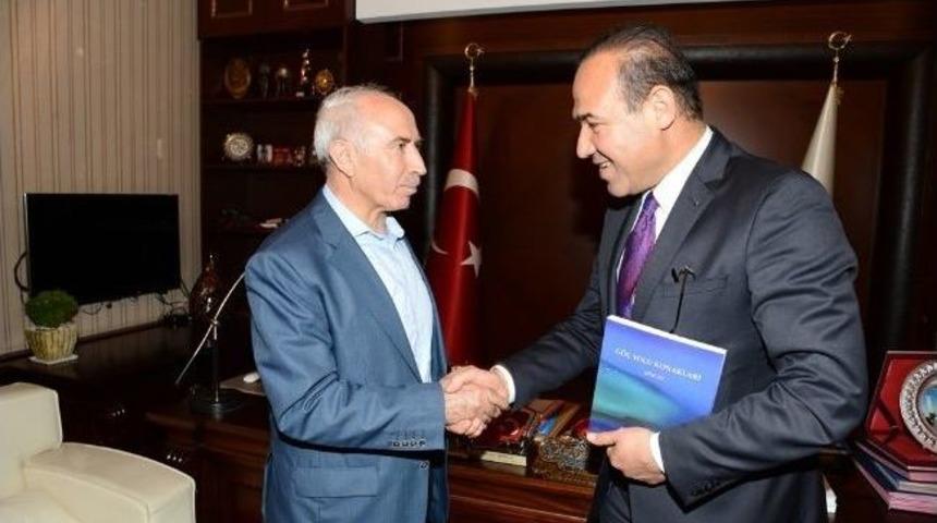 S&ouml;zl&uuml;: "torosların Eteklerindeki İl&ccedil;elerimize Hizmet Boynumuzun Borcu"