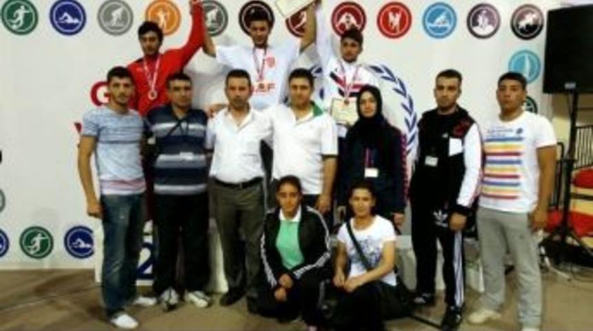 Konyalı Kick Boks&ccedil;ulardan Altın Madalya