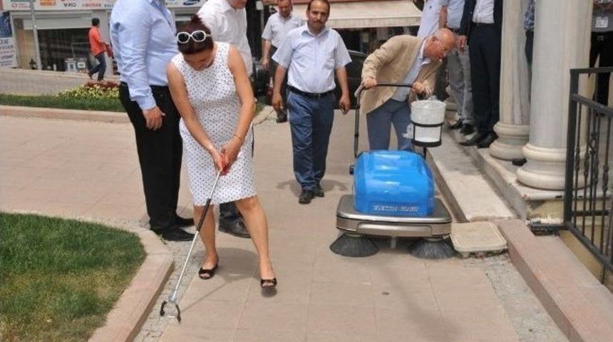 Tekirdağ&rsquo;ın Yeni Temizlik Aracı Gırgır Test Edildi