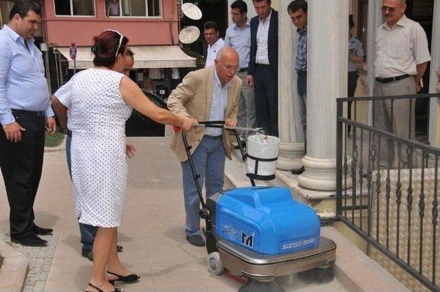 Tekirdağ’ın Yeni Temizlik Aracı Gırgır Test Edildi