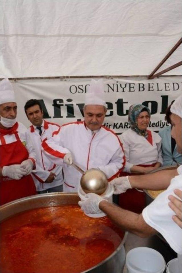 Osmaniye'de 2500 Kişiye İftar Yemeği