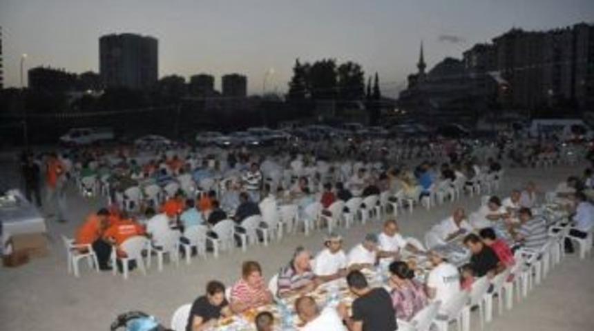 &Ccedil;ukurova&rsquo;da İftar Sofrası