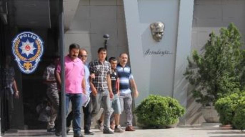 Kiraladıkları Oto İle Kapka&ccedil; Yapan Kişiler Yakalandı