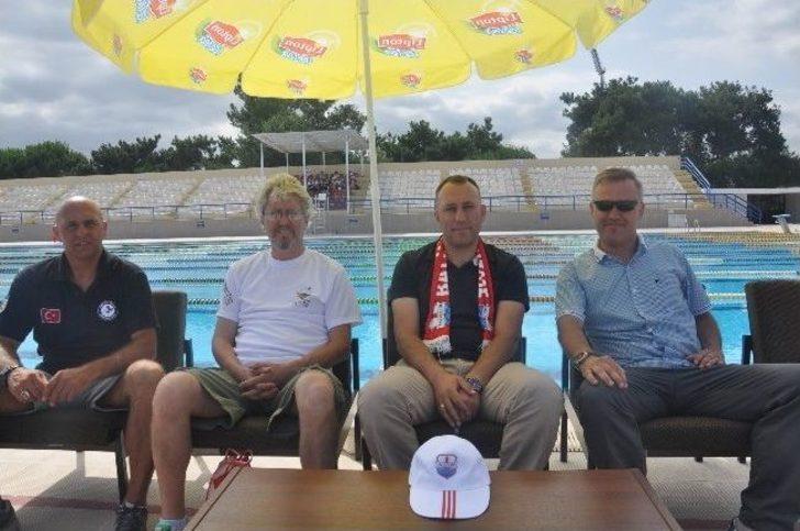 Genç Yüzücüler Kıyasıya Yarıştılar G1