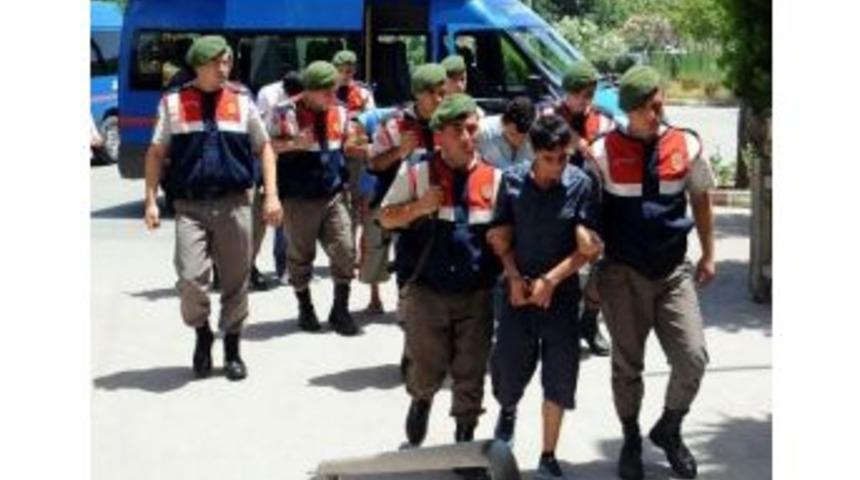 Sahte Para Verdiği Anlaşılınca Kaçmaya Çalıştı