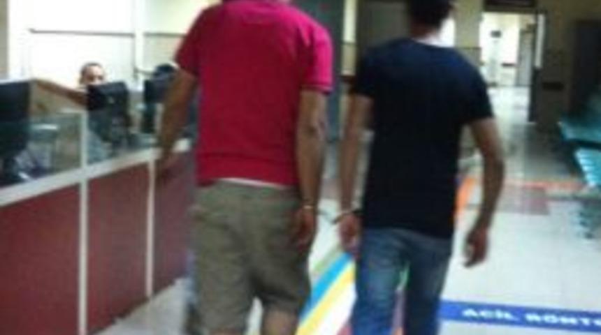 Patlayan Lastiği Değişirken Esrar İ&ccedil;ip Yakalandılar: 2 G&ouml;zaltı