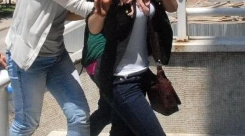 &Ccedil;adırda Yaşayan Hırsızlık Zanlıları 20 Bin Tl&rsquo;lik Altınla Yakalandı