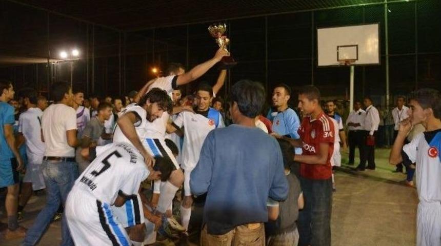 &Ccedil;adırkentteki Futbol Turnuvası Sona Erdi