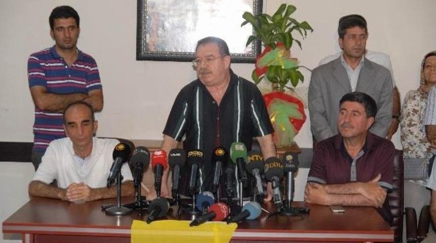 D&uuml;n Tahliye Olan Eski Dep Milletvekili Hatip Dicle Kameraların Karşısına Ge&ccedil;ti