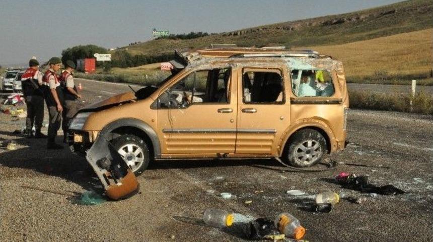 Yozgat&rsquo;ta Trafik Kazası : 1 &Ouml;l&uuml; 4 Yaralı