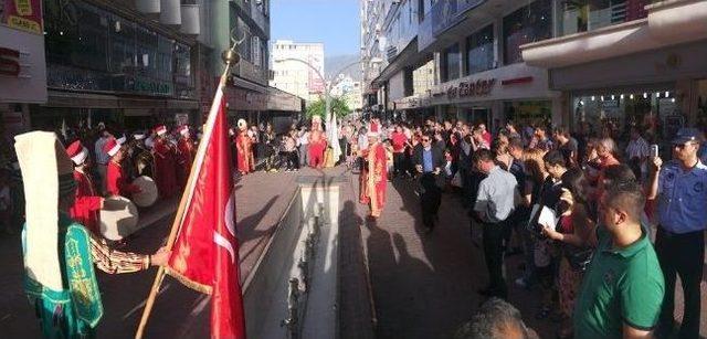 İskenderun’da Ramazan Etkinlikleri Mehter Gösterisiyle Başladı