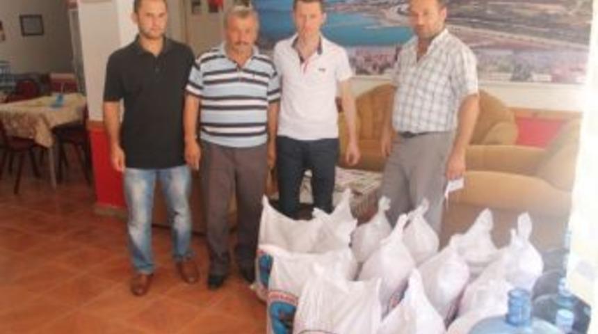 Samsunlular Derneği Erzak Dağıttı