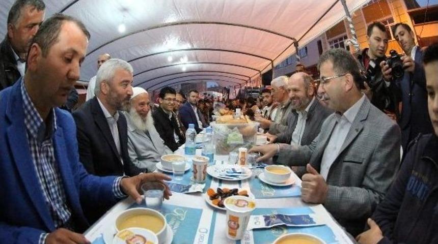 Başkan Yılmaz İftarı İl&ccedil;elerde A&ccedil;ıyor