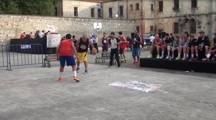 Tarihi Cezaevin'de Basketbol Ş&ouml;leni