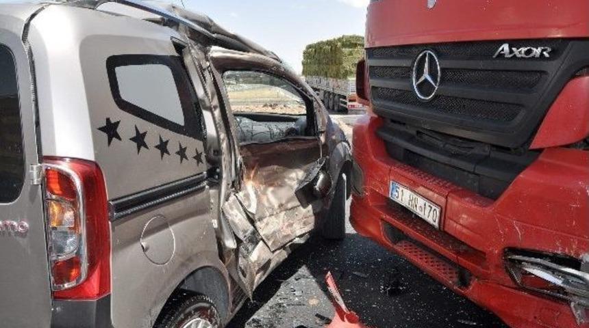 Konya'da Trafik Kazaları: 1 &Ouml;l&uuml;, 1 Yaralı