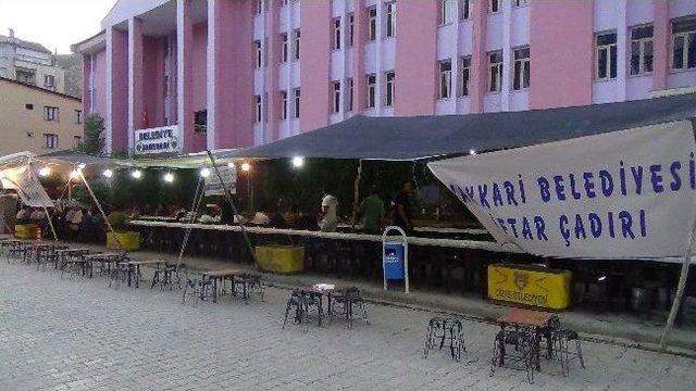 Hakkari Belediyesi İftar Çadırı Açtı