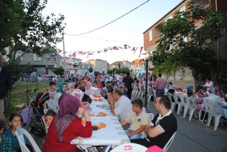 İstanbul'un En Uç Mahallesinde 3 Bin Kişi İftar Heyecanı Yaşadı G2