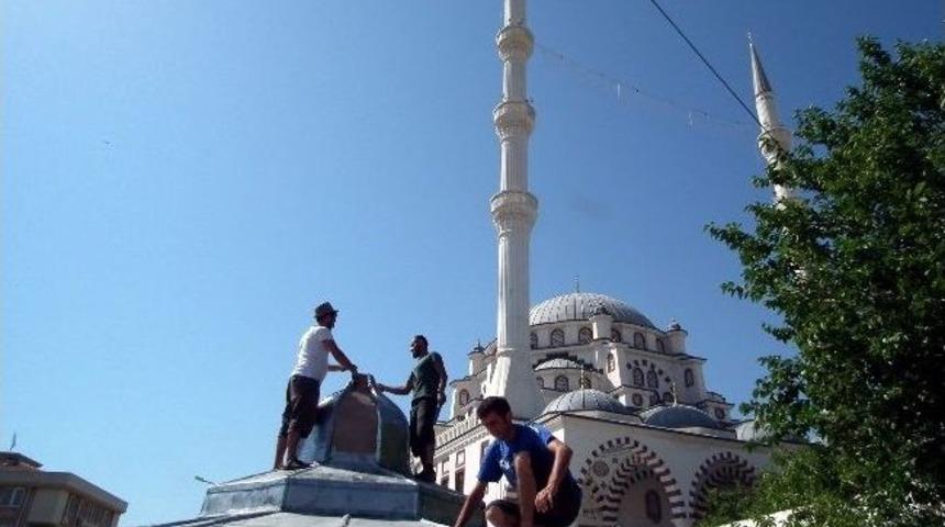 Didim Merkez Cami Şadırvan Ve Kubbeleri Kurşunla Kaplanıyor