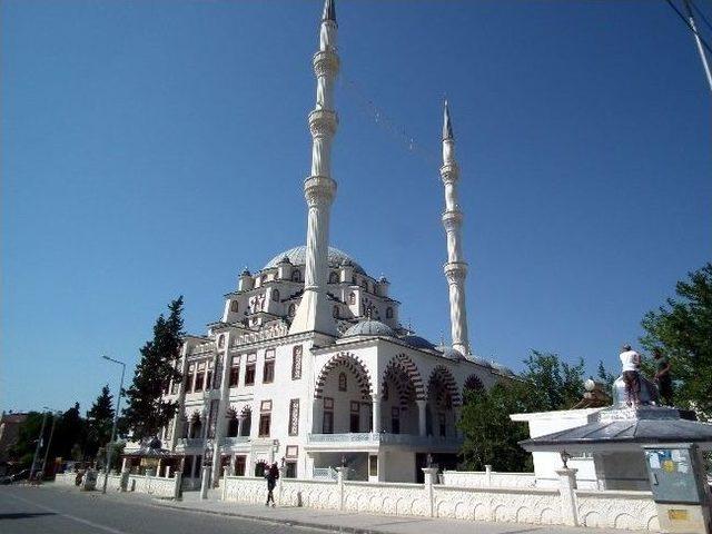 Didim Merkez Cami Şadırvan Ve Kubbeleri Kurşunla Kaplanıyor