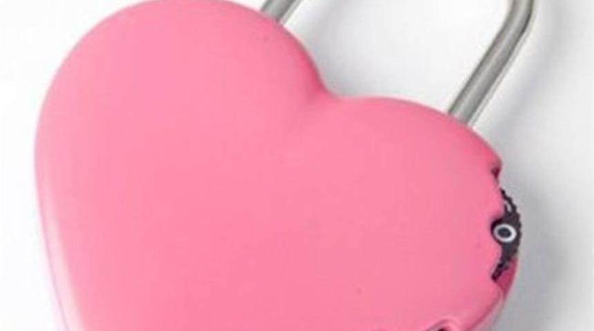 Yale'den Yaza &Ouml;zel Eğlenceli Seyahat Kilitleri