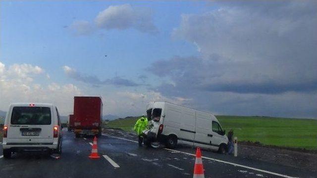 Kars’ta Dolu Ve Yağmur Kazalara Neden Oldu