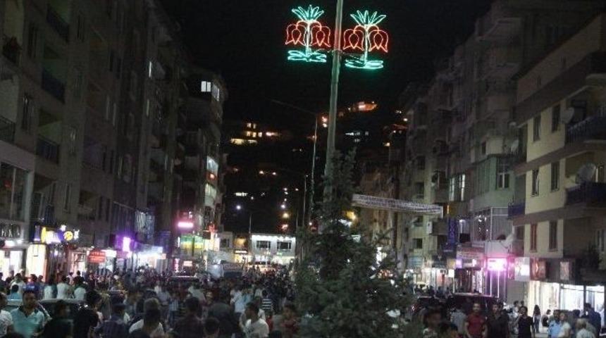 Ters Lale Amblemi Hakkari&rsquo;ye Renk Kattı