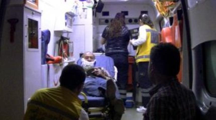 Kamyon Yan Yattı: 1 Yaralı