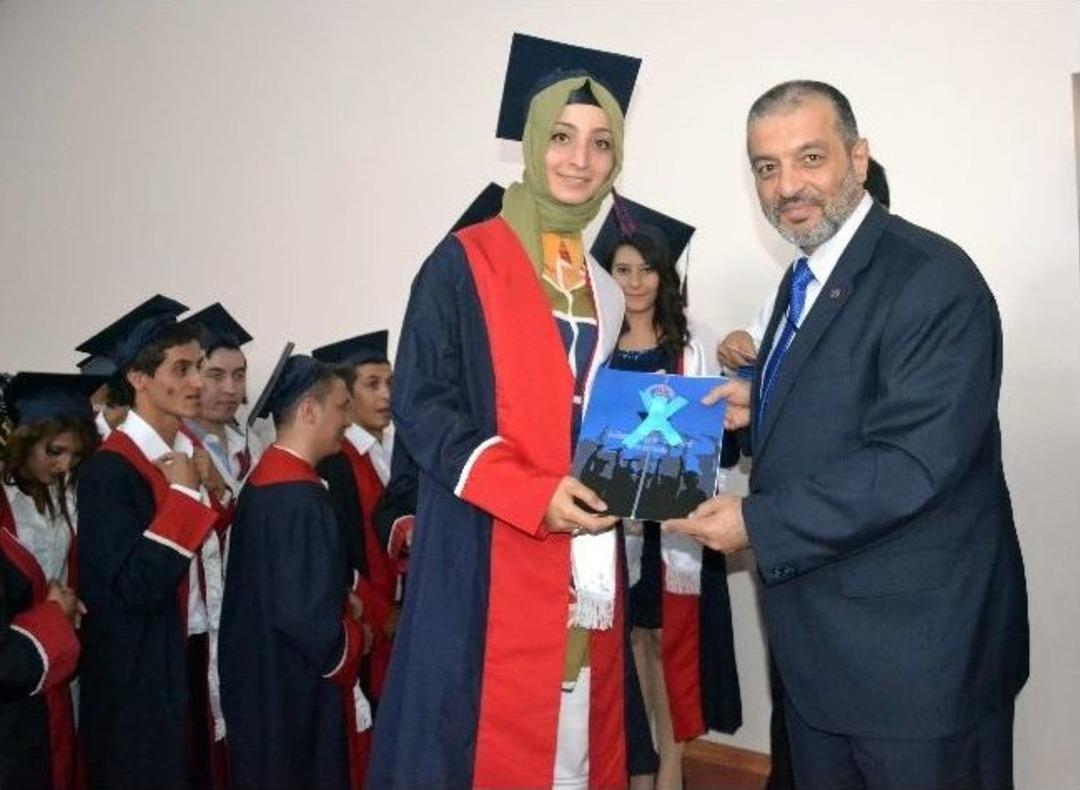 Oğuzeli Meslek Y&uuml;ksekokulu&rsquo;nda Mezuniyet Coşkusu