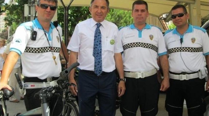 Bisikletli Polislerden, Sokak Hayvanlarına Yardım Eli