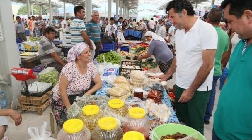 Başkan Kocadon, Karaova Pazar Yeri&rsquo;nde Esnafı Ziyaret Etti