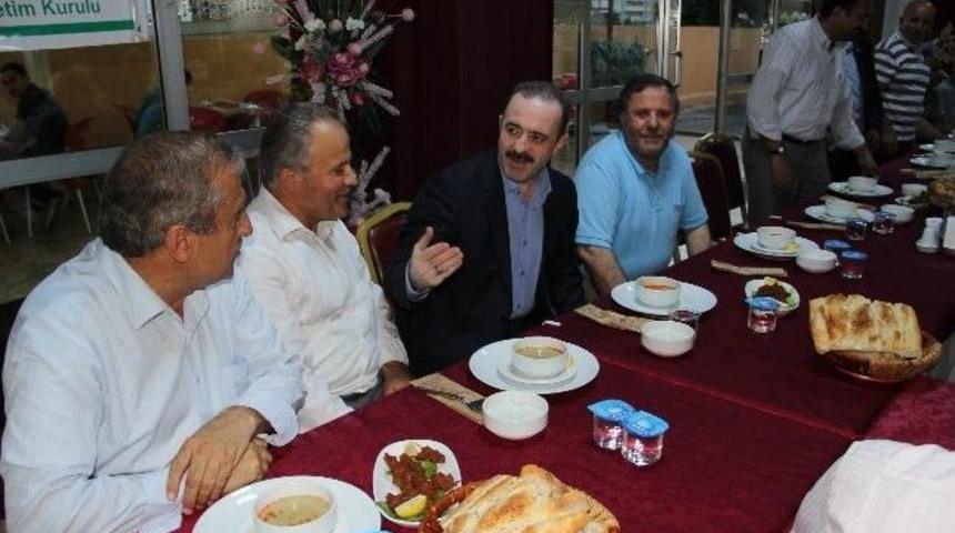 Hakk-der&rsquo;den &lsquo;kardeşlik&rsquo; İftarı