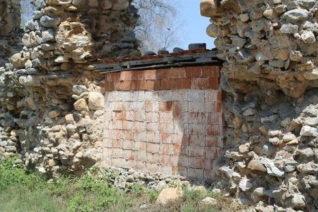 Milas'taki Su Kemerlerine Tarihi Yama