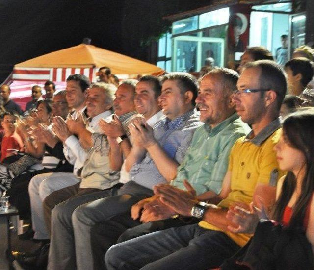 Şehir Tiyatrosu’na Orhangazi’de Yoğun İlgi