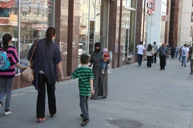 Ramazan Geldi, Dilenciler Çoğaldı