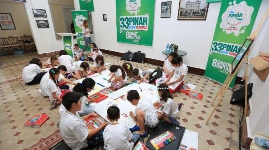 T&uuml;rkiye'nin Minik Ressamlarının &Ouml;d&uuml;l Mutluluğu