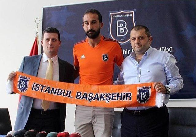 İstanbul Başakşehir, Volkan Babacan'ı Renklerine Bağladı