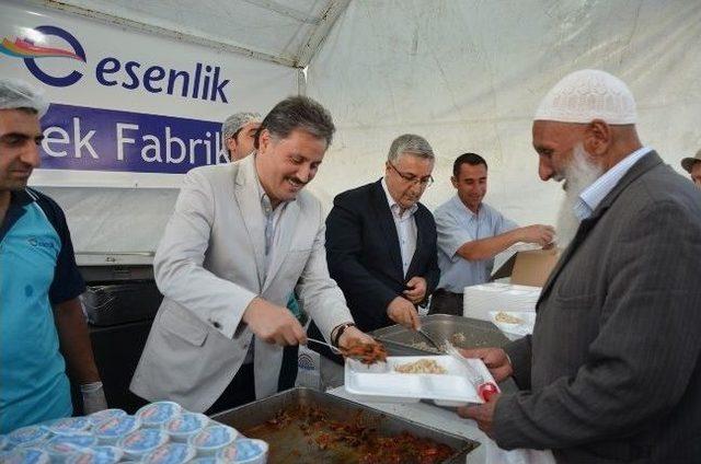 Malatya’da Günde 2 Bin Kişiye İftar Yemeği İkram Ediliyor