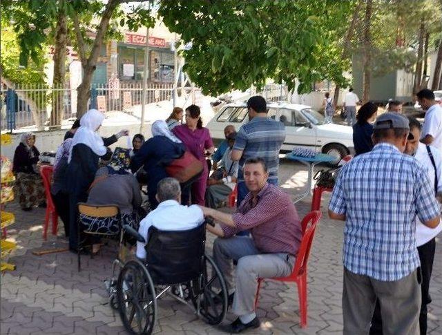 Hastanenin Yanındaki İnşaat Toprak Kaymasına Neden Oldu