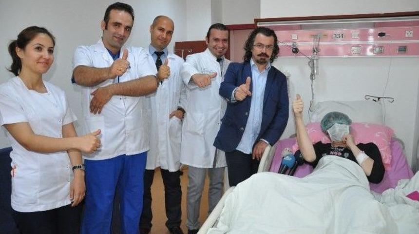 Ameliyatla Biri Kadın, Biri Erkek Oldu