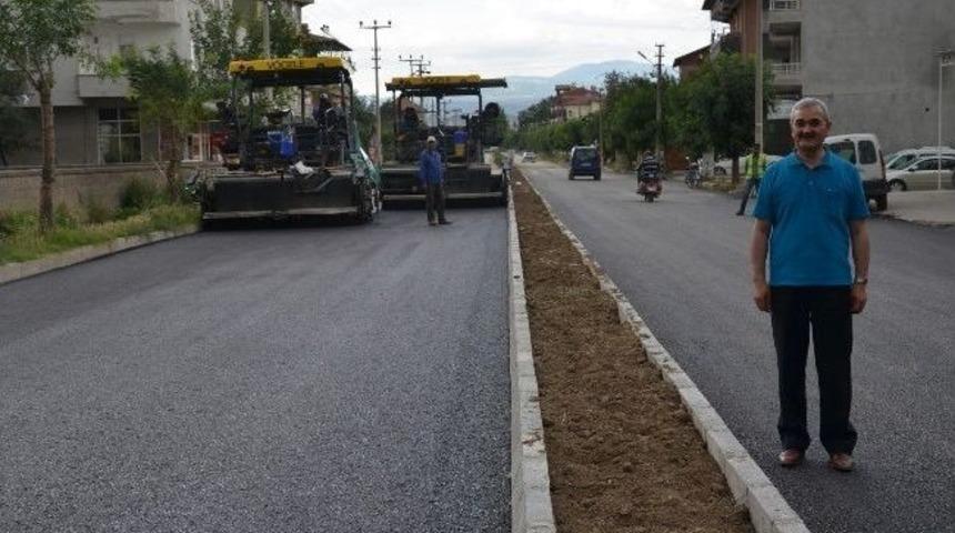 Başkan Karataş Asfalt &Ccedil;alışmalarını Yerinde İnceledi