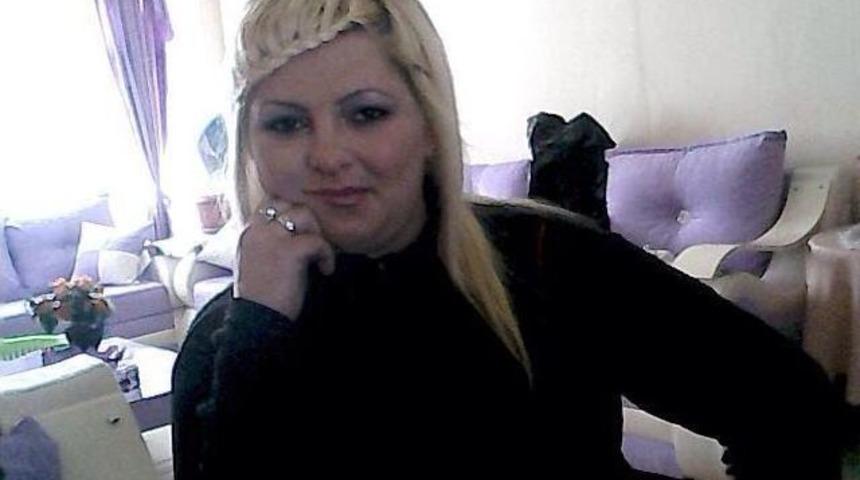 Kocası Tarafından &Ouml;ld&uuml;r&uuml;len Gen&ccedil; Kadın Defnedildi