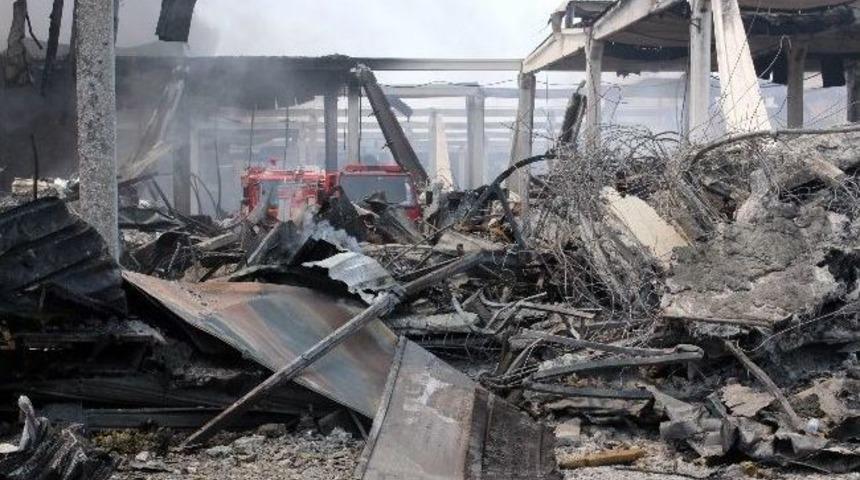 Fabrika Yangınında 15 Bin Ton Su Kullanıldı