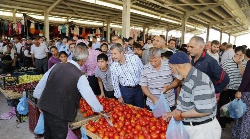 Başkan Tahmazoğlu, Semt Pazarı Esnafını Ve Aileleri Ziyaret Etti