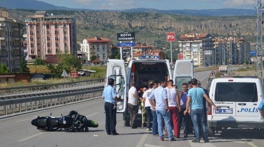 Tosya'da Motosiklet Kazası: 2 Yaralı