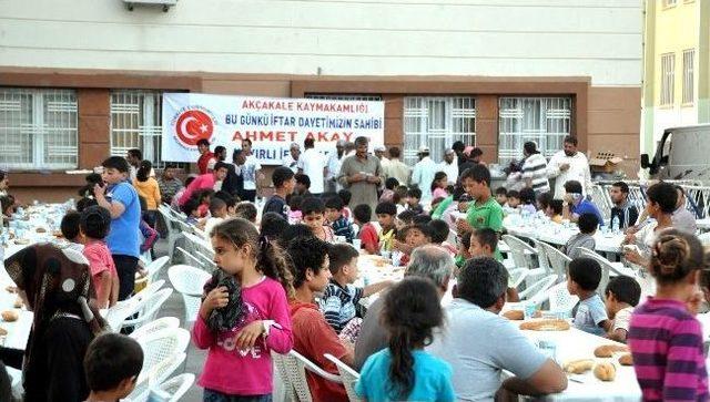 Akçakale Kaymakamlığı Öncülüğünde 500 Kişiye İftar