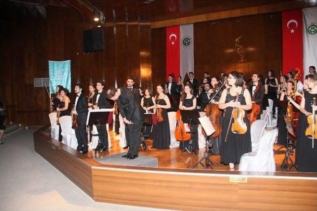 Uludağ Üniversitesi Gençlik Senfoni Orkestrası, Çü’de Konser Verdi 3