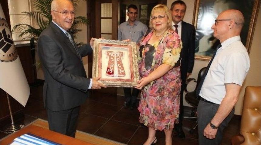 Yaşar’a Rusya’dan Ziyaret