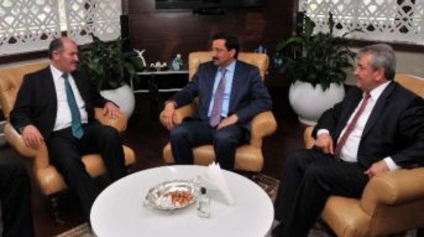 İl Ve İl&ccedil;e Milli Eğitim M&uuml;d&uuml;rlerinden Başkan Ak&rsquo;a Ziyaret